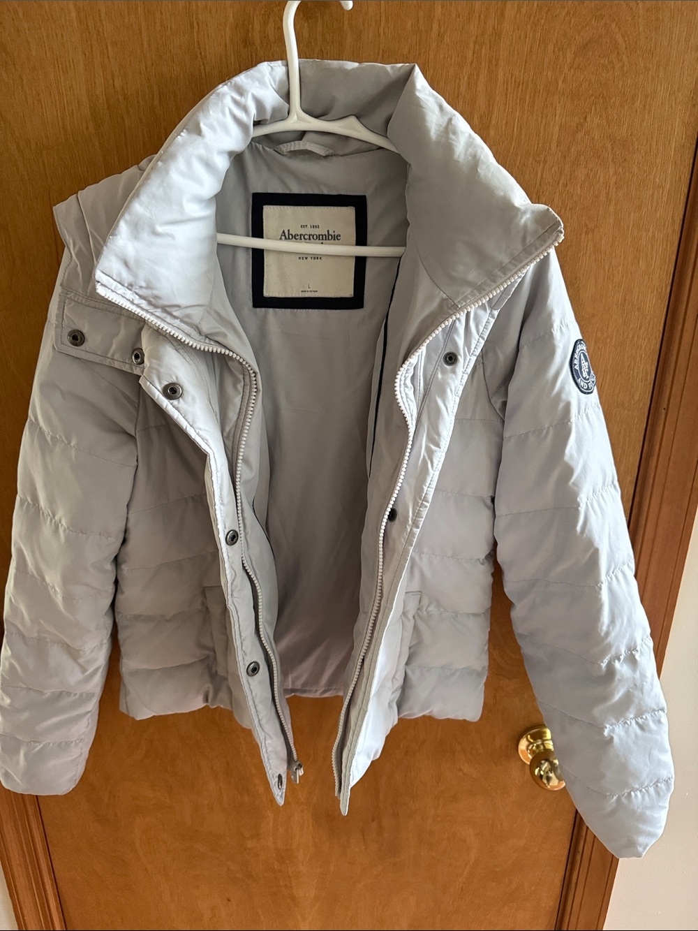 Abercrombie & Fitch Pale Gray Women's Puffer Jacket Size Large
